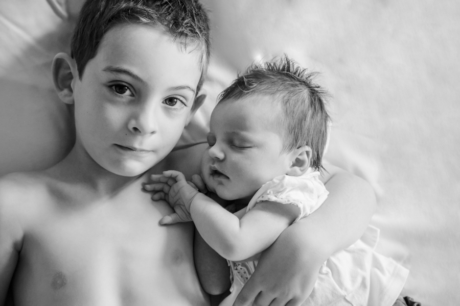 stephanie laisney photographe naissance frere et soeur domicile lifestyle angouleme charente