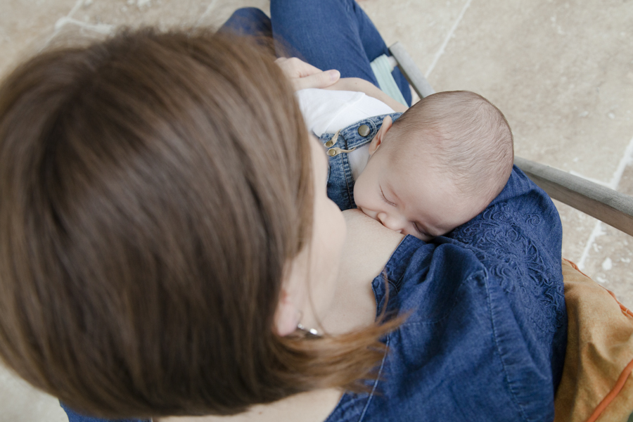 stephanie laisney photographe naissance mere allaite enfant domicile lifestyle angouleme charente