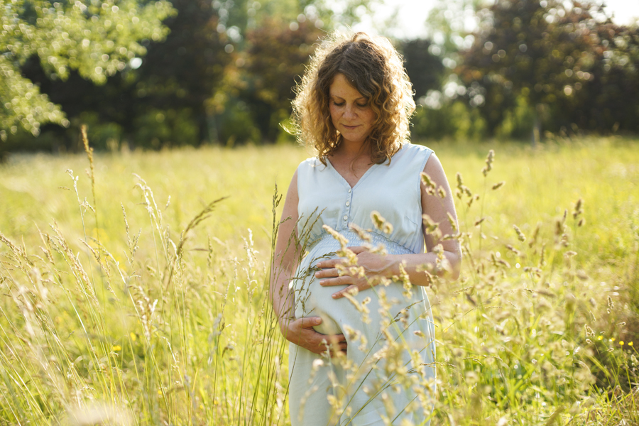 stephanie laisney photographe grossesse naissance famille extérieur lumière naturelle lifestyle angouleme charente