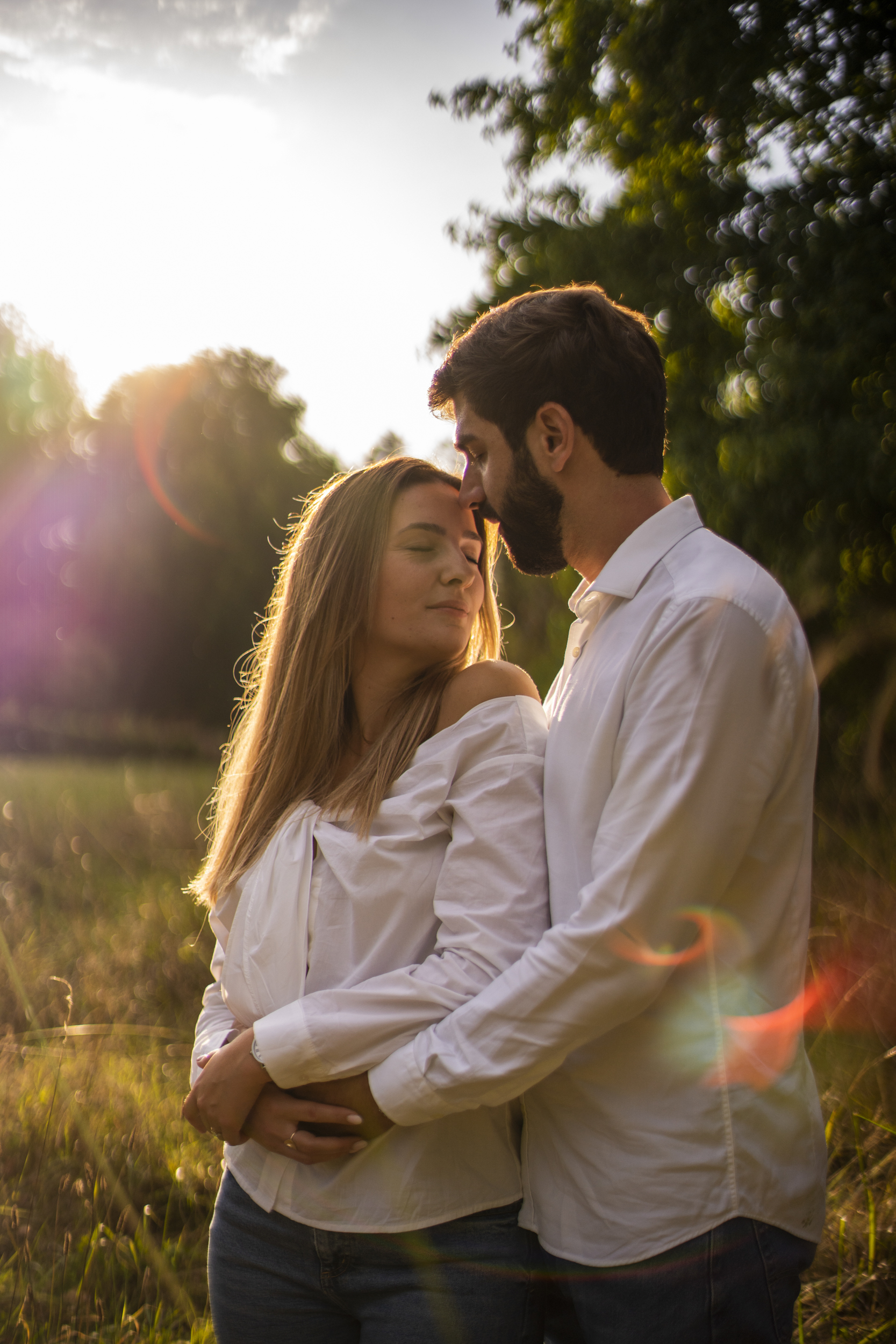 stephanie laisney photographe couple golden hour nature couché de soleil seance engagement angouleme charente