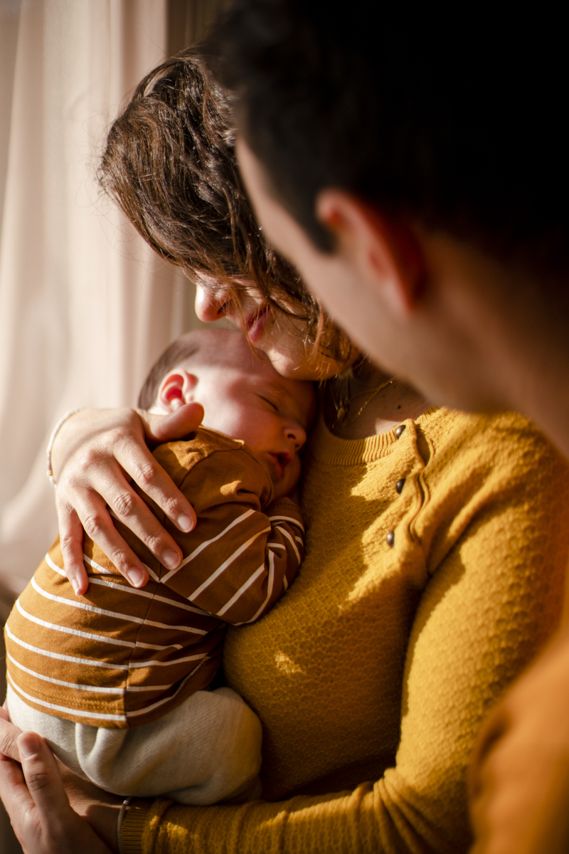 stephanie laisney photographe naissance lifestyle domicile lumière naturel Angoulême Charente